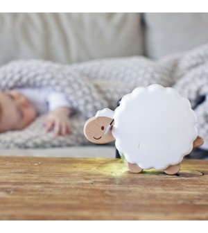 Veilleuse musicale mouton Hape bebe berceuse eveil musical E8520 6943478030596 bébé dort